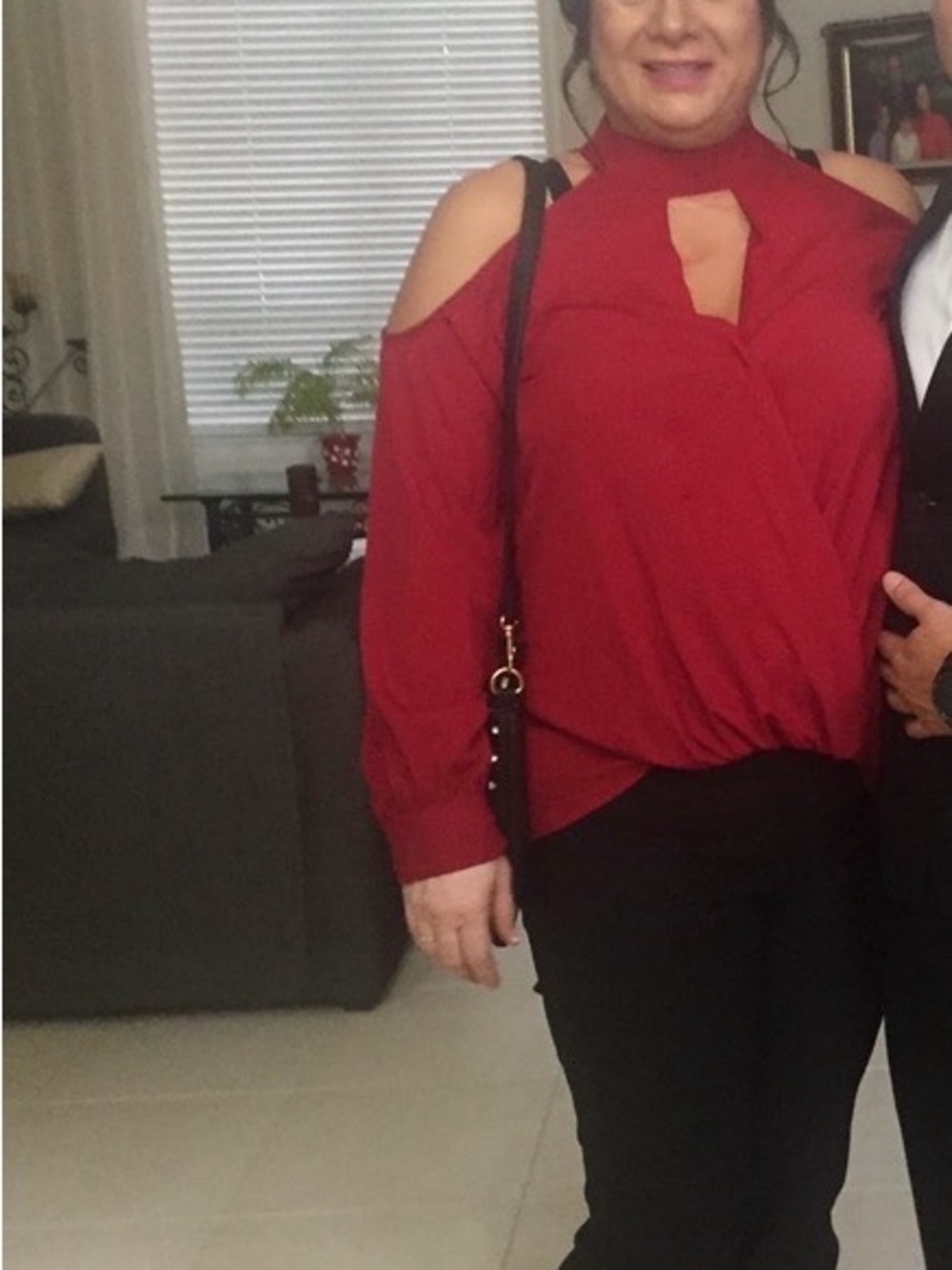 YOINS Red Cold-Shoulder Keyhole Blouse